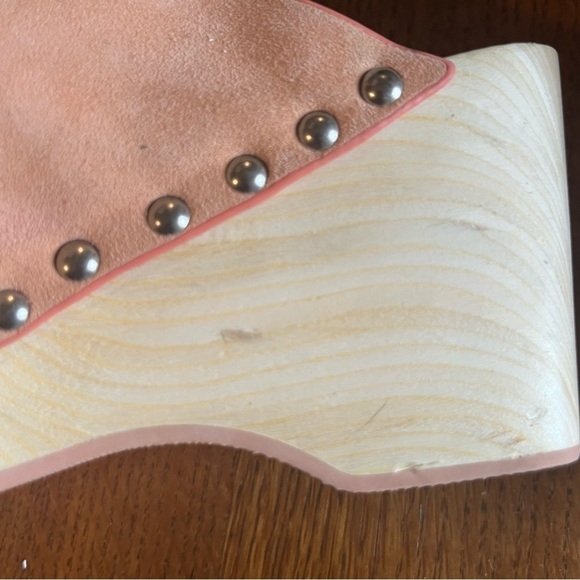 Kelsi Dagger Pink Suede Journal Studded Clogs 8 - Picture 11 of 11